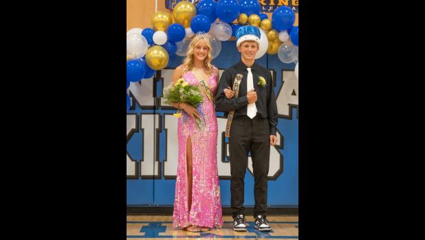 Homecoming Queen Jaylyn Coequyt and King Tristen Sussner.